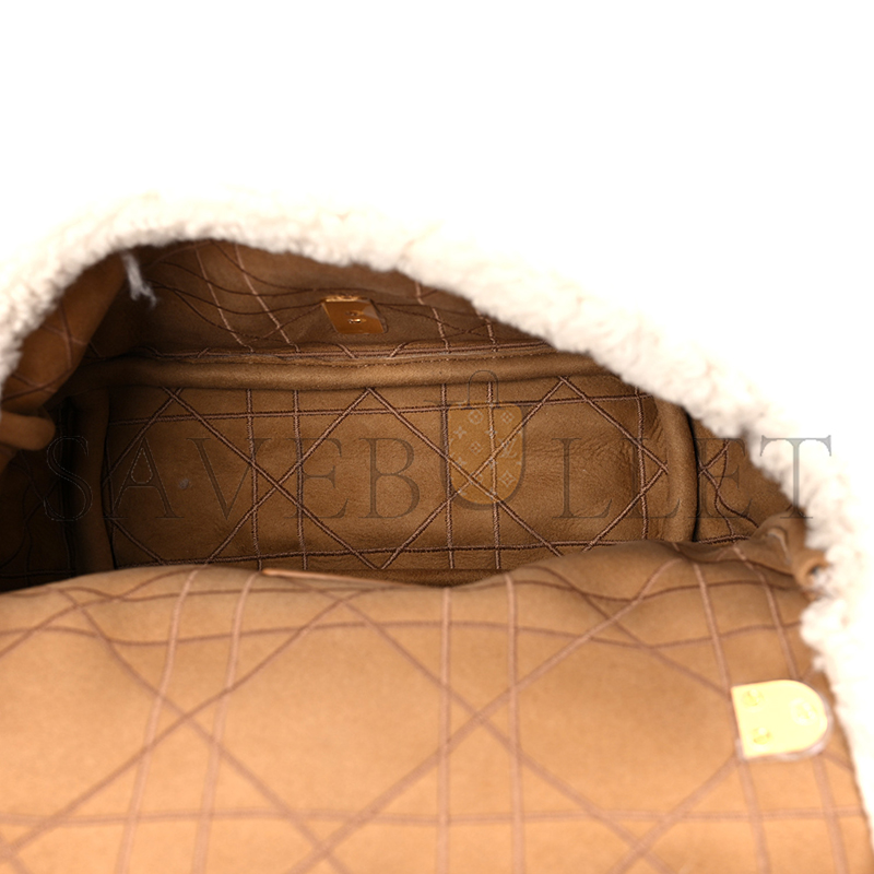 DIOR SHEARLING CANNAGE MEDIUM CARO BAG NATURAL M9242UMMG-M925 (25*12*7cm) 